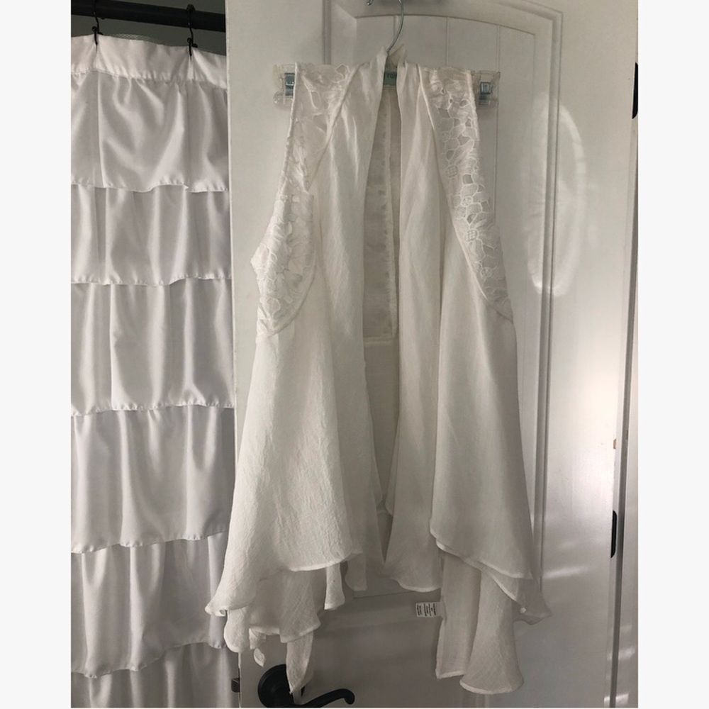 White lace vest